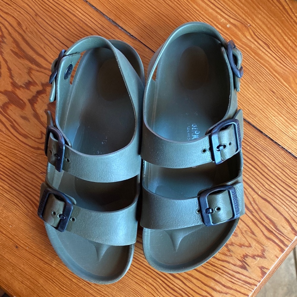 Birkenstock  little girls- size 33- size 2